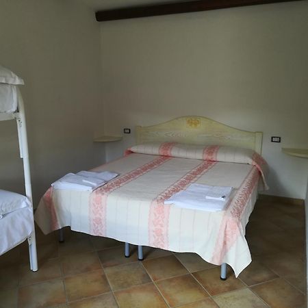 Agriturismo Donnolu Tertenìa Habitación foto