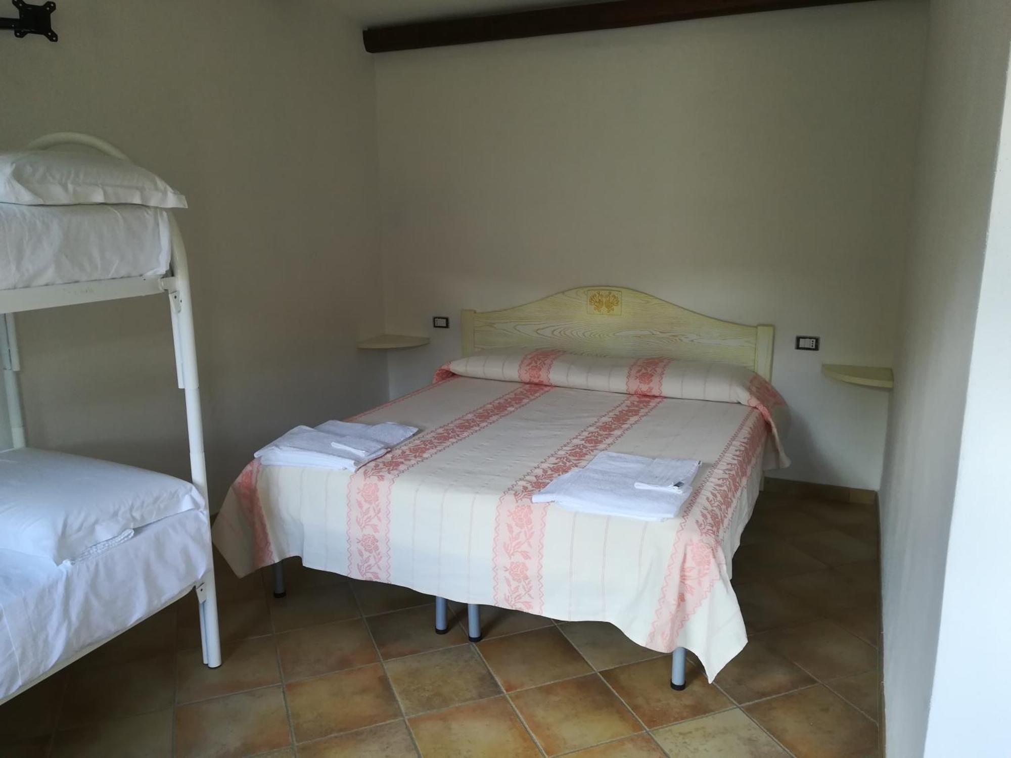 Agriturismo Donnolu Tertenìa Habitación foto